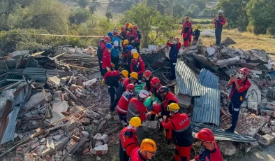 Uşak’ta 5.8 Büyüklüğünde Deprem Tatbikatı Gerçekleştirildi