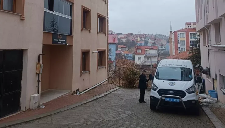 Uşak’ta çocukları odada uyurken eşini öldürdü